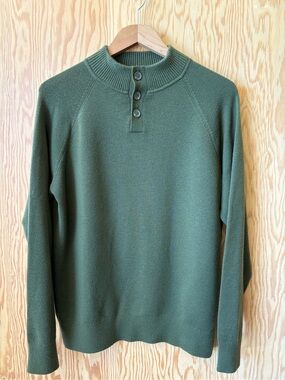 Kit and ACE  Men’s Green Button-Neck Sweater